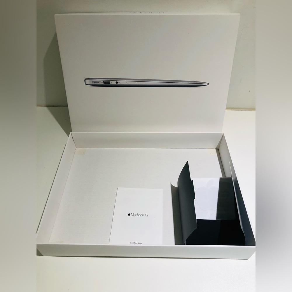 Apple MacBook Air Empty Box